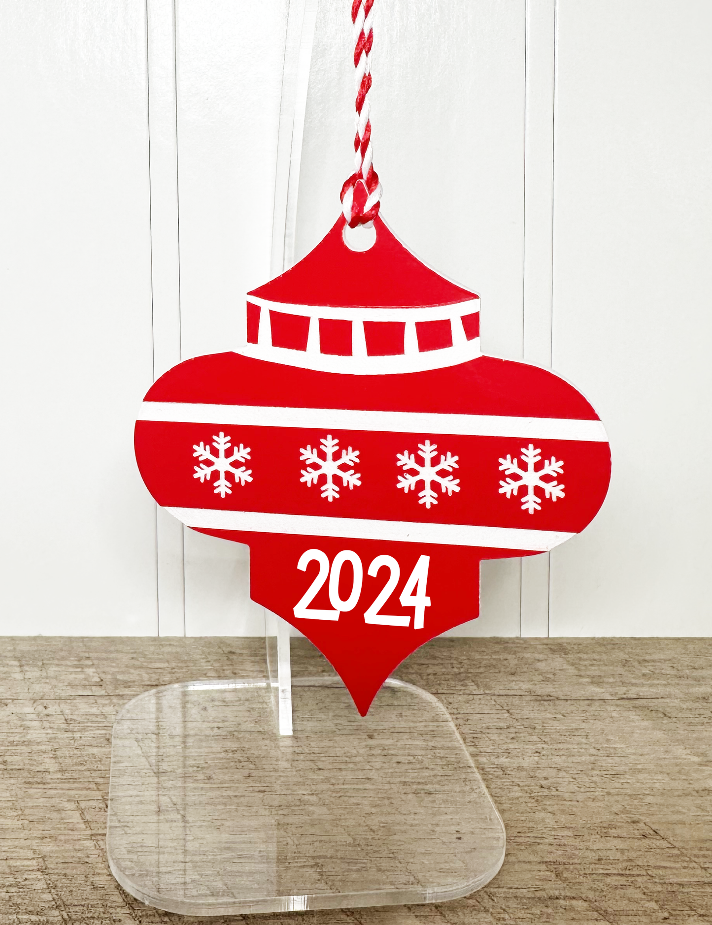 RED ARABESQUE SNOWFLAKE CHRISTMAS ORNAMENT-CUSTOMIZE WITH YEAR OR NAME