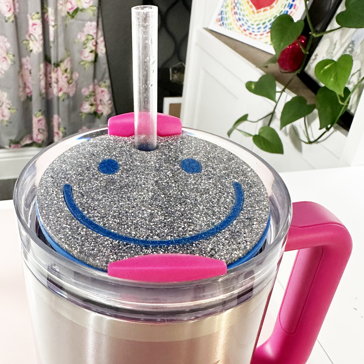 TUMBLER TOPPER -FULL LID - SMILEY FACE-SILVER & BLUE GLITTER