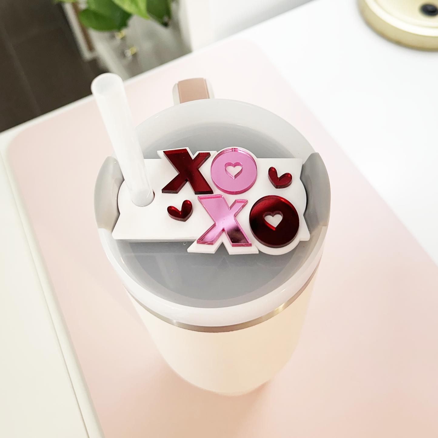 TUMBLER TOPPER TAG - XOXO TAG-MARBLED RED, MIRRORED PINK & WHITE